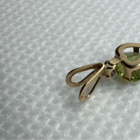 10K Yellow Gold Heart Shape Peridot And Cubic Zirconia Accent Pendant Estate - Picture 9 of 13